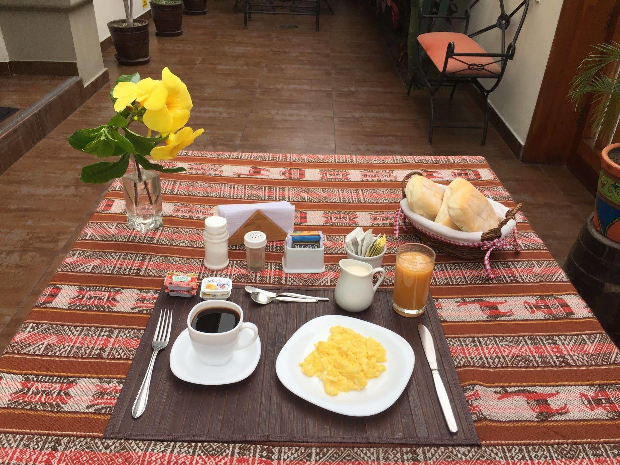 Bed & Breakfast - La Casa De Ceci Лима Екстериор снимка