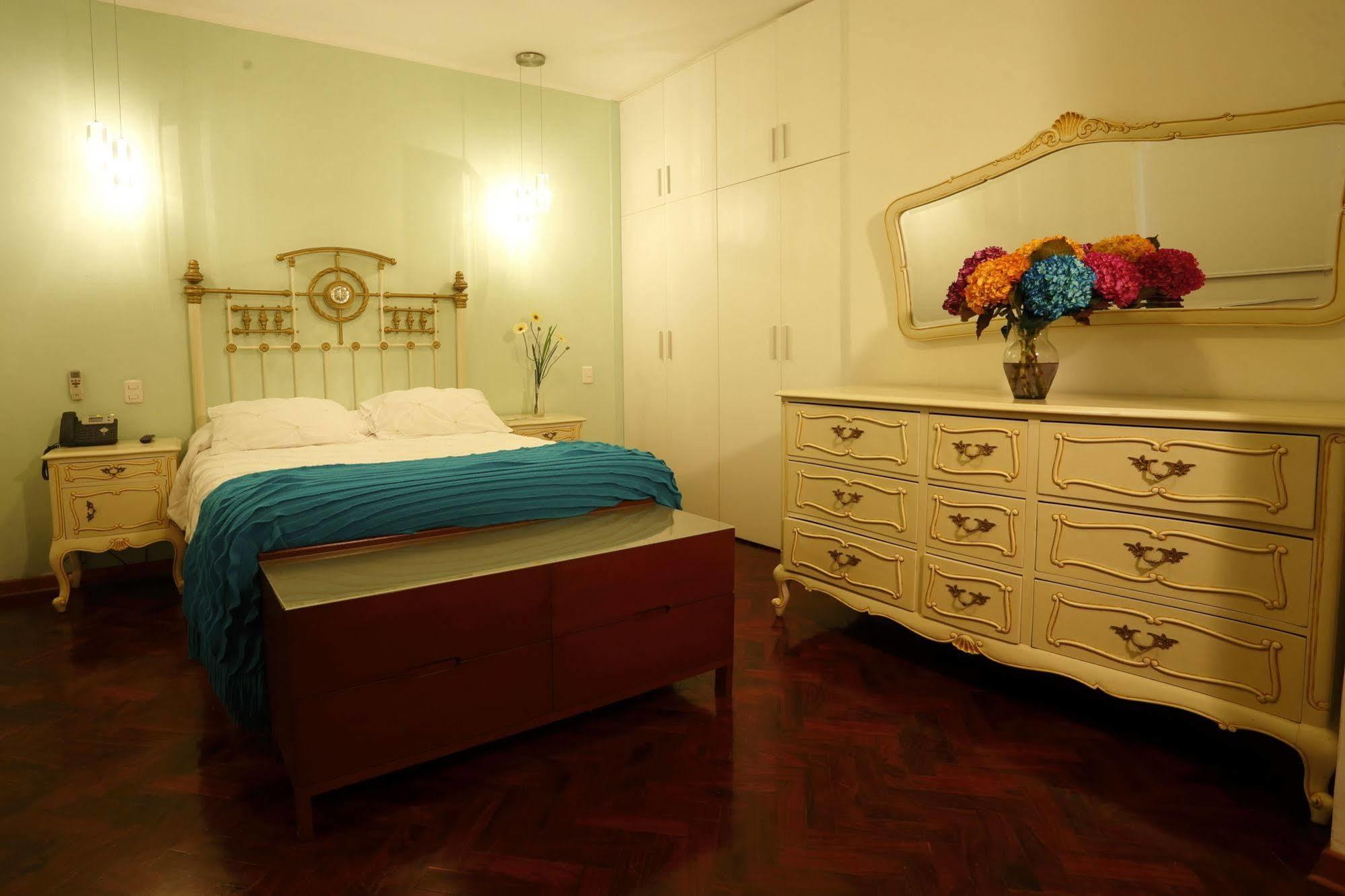 Bed & Breakfast - La Casa De Ceci Лима Екстериор снимка