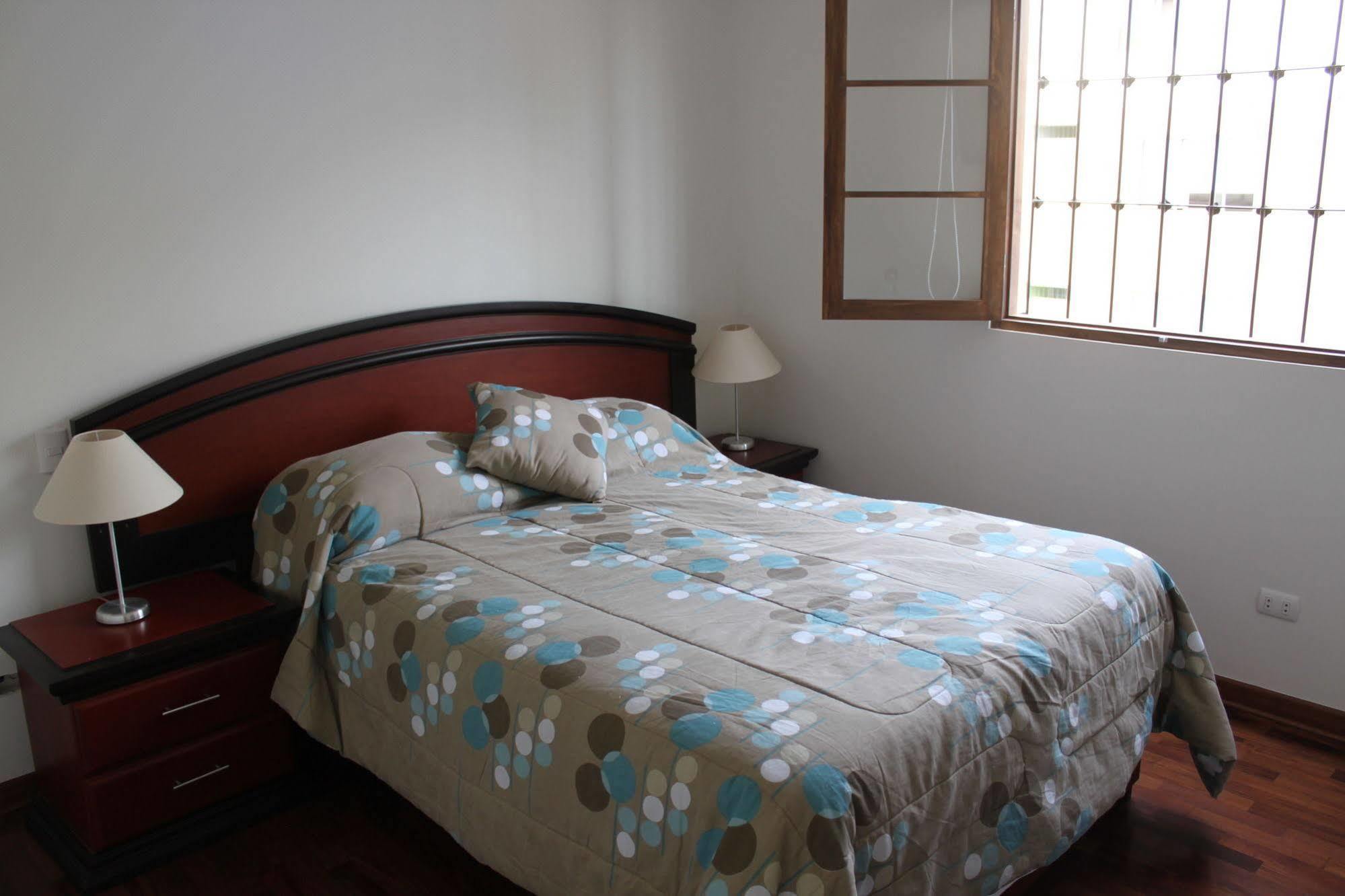 Bed & Breakfast - La Casa De Ceci Лима Екстериор снимка